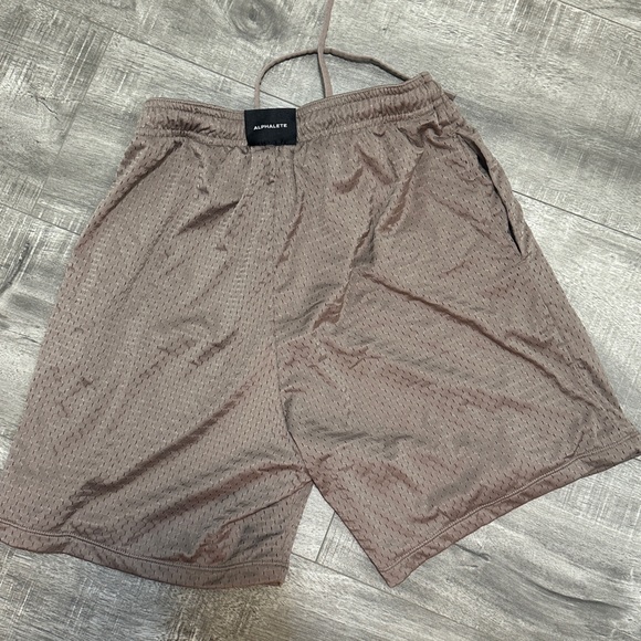 Alphalete LDB MORE MESH SHORT 6” - Small - Picture 5 of 6
